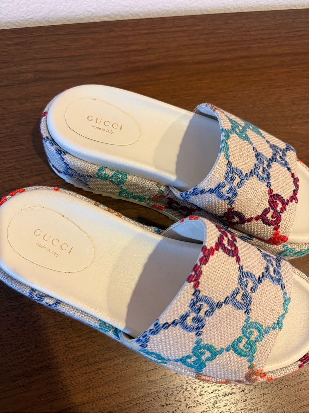 Gucci Cream Multicolor GG Platform Slide Sandals - Picture 2 of 3
